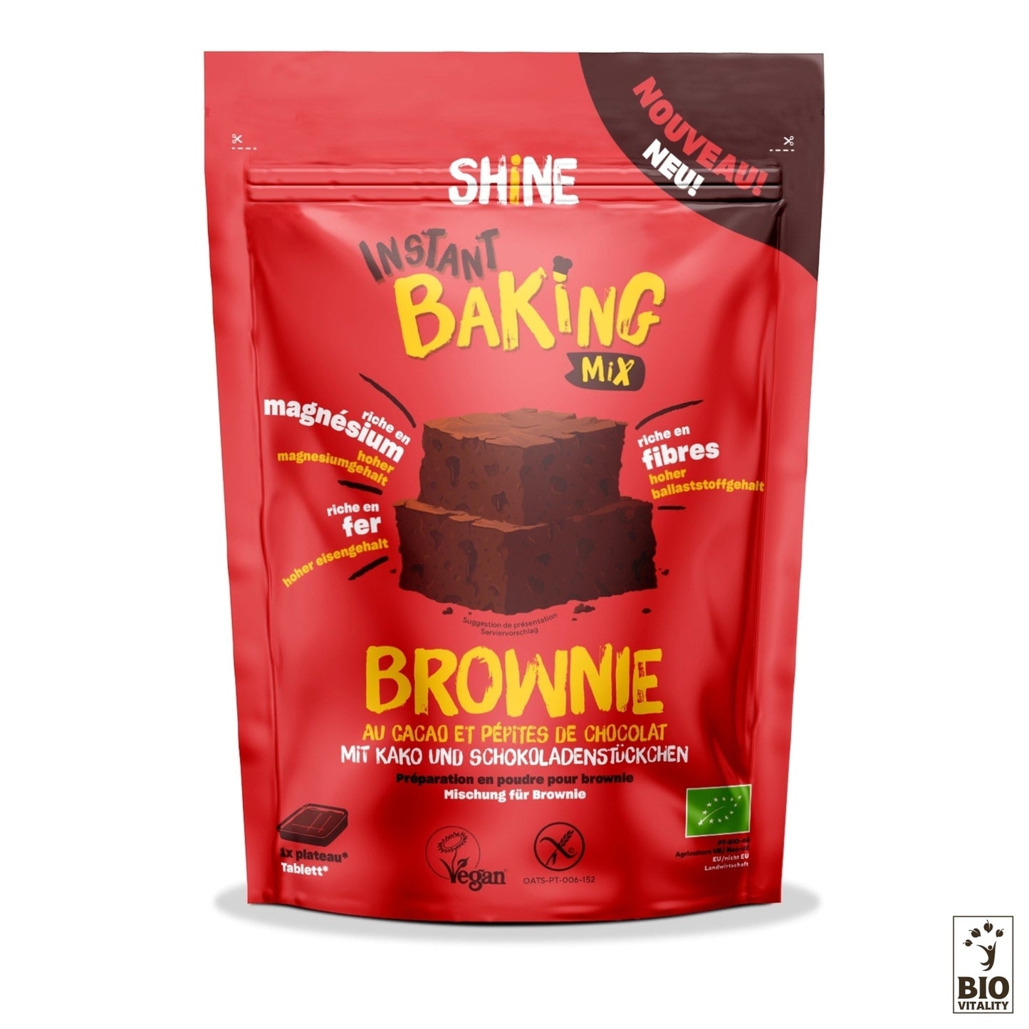 Le Brownie au cacao cru et pépites de chocolat Bio SHINE - 350g est présenté sous forme de carrés de chocolat alléchants, mettant en valeur sa teneur en fibres et en magnésium. Il est végétalien, biologique et parfait pour les brownies faits maison.
