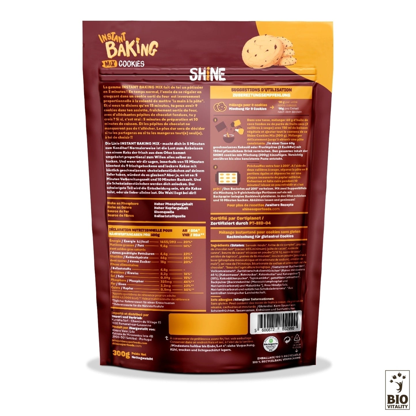 Vue arrière de lemballage « Cookies aux Pépites de Chocolat Bio - 300g » de SHINE en marron et orange, affichant des informations nutritionnelles, des instructions de cuisson et des logos, mettant en valeur la gourmandise des pépites de chocolat pour une expérience vraiment fraîche.