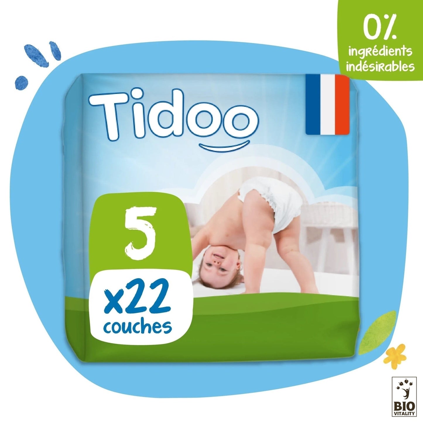 Le pack jumbo TIDOO NATURE, Couches voile naturel taille 5 (12/25kg), met en scène un bébé souriant dans une couche, contient 22 couches naturelles, et affiche fièrement le drapeau français avec 0% ingrédients indésirables et 12h anti-fuites, soulignant sa qualité fabriquée en France.