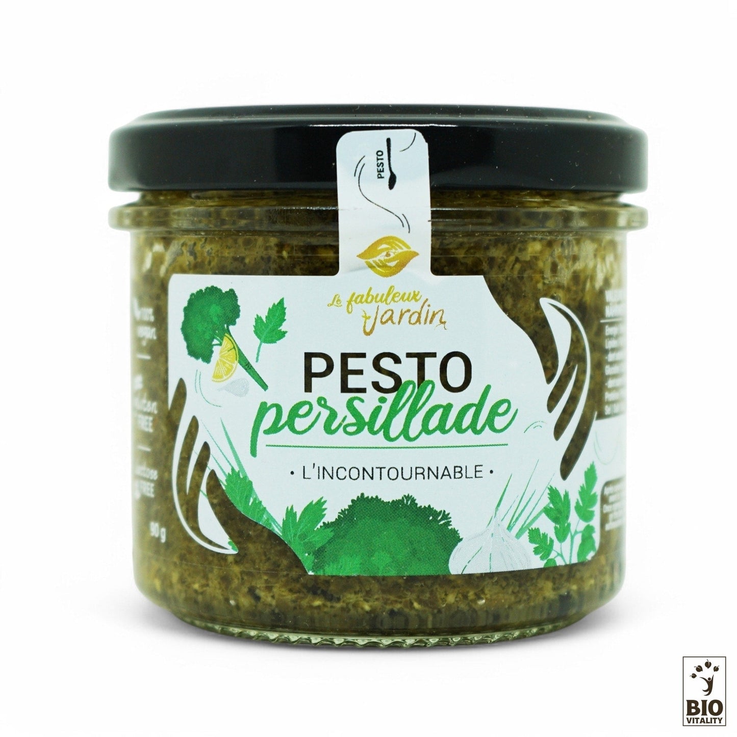 Un pot de 90 g de Pesto Persillade Bio de FABULEUX JARDIN, avec des graphismes et un texte verts sur une étiquette blanche. Le couvercle noir complète le design, tandis que le logo de certification biologique souligne son engagement envers les principes de la permaculture.