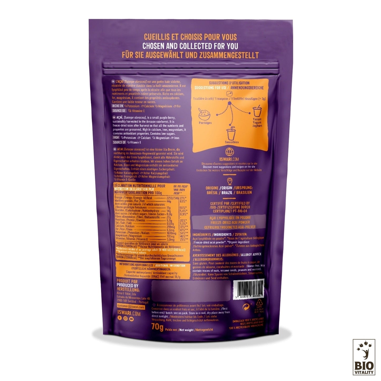 Le dos de lemballage violet et orange vibrant dAçaï en Poudre Bio dISWARI comporte des instructions multilingues, promettant une expérience rafraîchissante. Enrichi en açaï lyophilisé pour les antioxydants, il est parfait pour les routines de bien-être. Retrouvez le logo Bio Vitality en bas à droite.