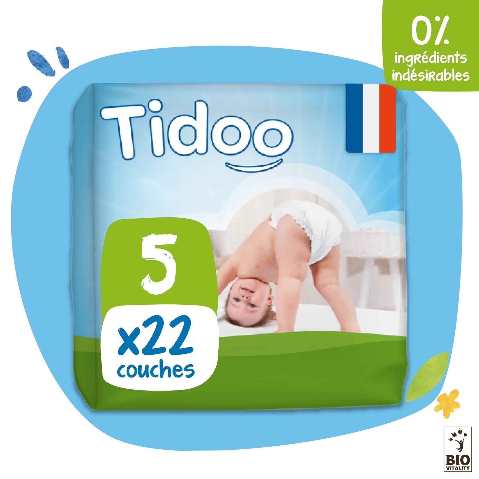 Le pack jumbo TIDOO NATURE, Couches voile naturel taille 5 (12/25kg), met en scène un bébé souriant dans une couche, contient 22 couches naturelles, et affiche fièrement le drapeau français avec 0% ingrédients indésirables et 12h anti-fuites, soulignant sa qualité fabriquée en France.